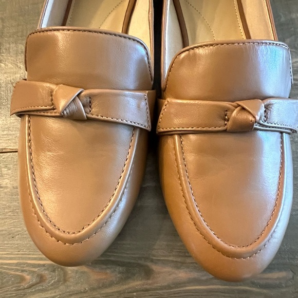 TALBOTS Women’s Ryan Leather Bow Loafers Camel Size 9.5 New - Picture 6 of 7